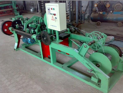 刺鋼絲機(jī)器.jpg 刺鋼絲機(jī)器.jpg